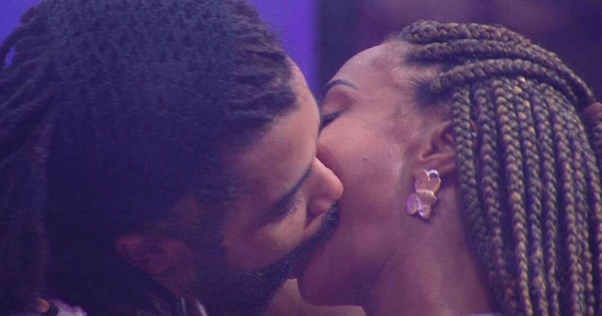 Aline y Diaogo Almada estrella en el primer beso de BBB 25