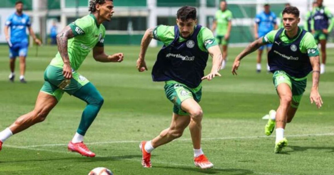 Martínez está registrado y esperando que el registro pueda hacer su debut para el pamemirus