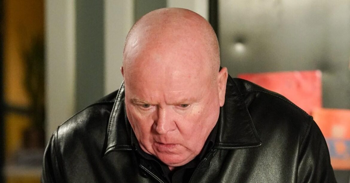 Estenders promueve el desarrollo más destructivo de Phil Mitchell en el lanzamiento temprano de la BBC iPlayer. Jabón