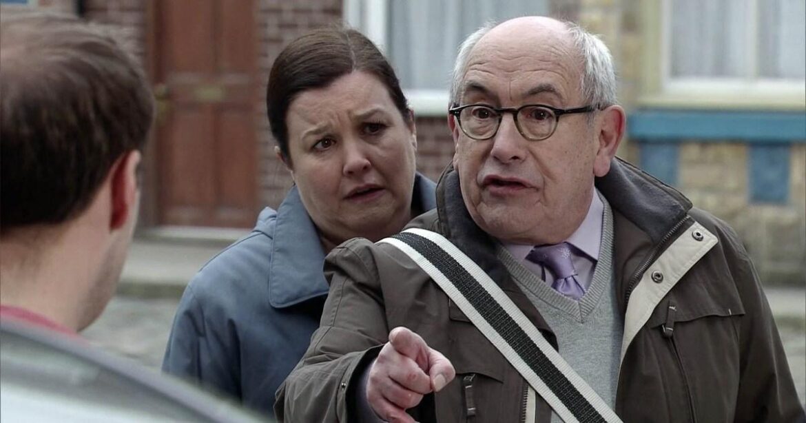 ¡Es Norris! Legend de Coronation Street en el set | Jabón